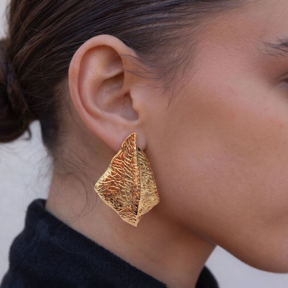 Kıvrımlı Gold Küpe