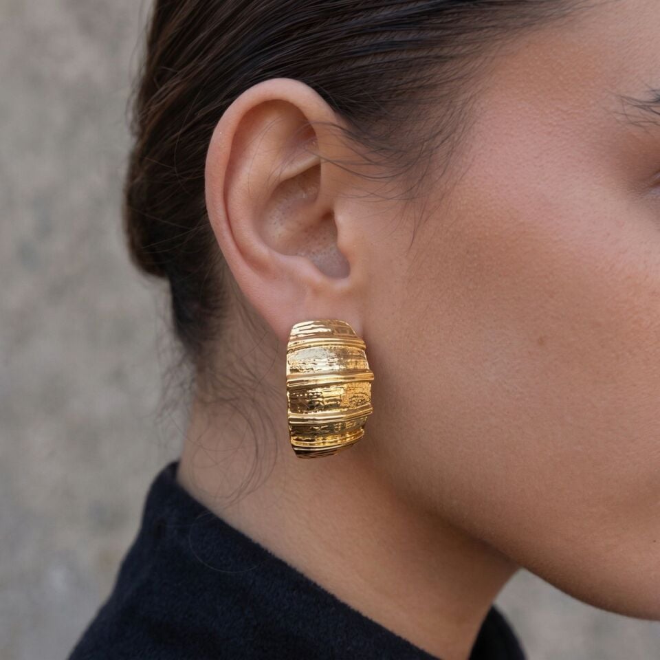 Gold Dokulu Küpe
