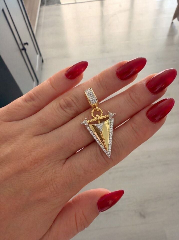 Zirkon Taşlı Üçgen Charm